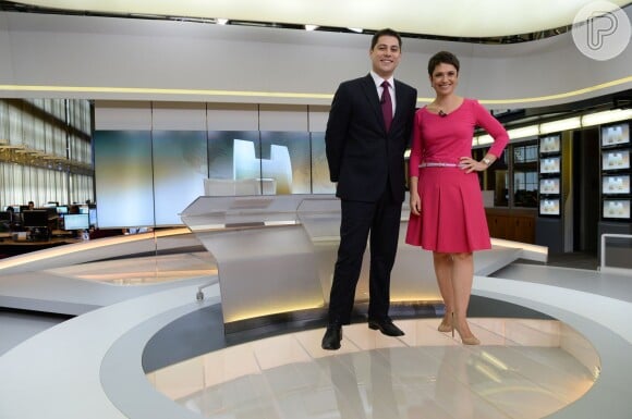 Sandra Annenberg divide a bancada do 'Jornal Hoje' ao lado de Evaristo Costa, nas tardes da Globo