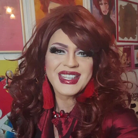 Como Dimmy Kieer, Dicésar se tornou pioneira da drag music no Brasil