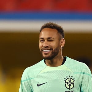 Neymar está pronto para pegar a Sérvia, em jogo que abre a participação do Brasil no Catar