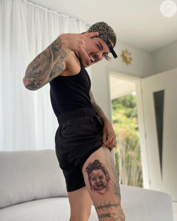 Biel tatuou o rosto da filha em sua perna