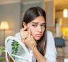 Cuidar da pele com acne é um desafio: usar pasta de dente não deve ser uma alternativa, pontua dermatologista