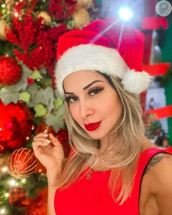 Maíra Cardi posou de Mamãe Noel no Instagram