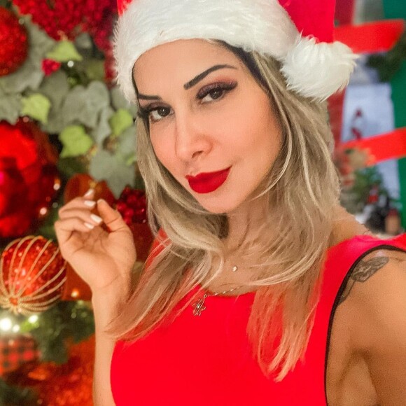 Maíra Cardi posou de Mamãe Noel no Instagram