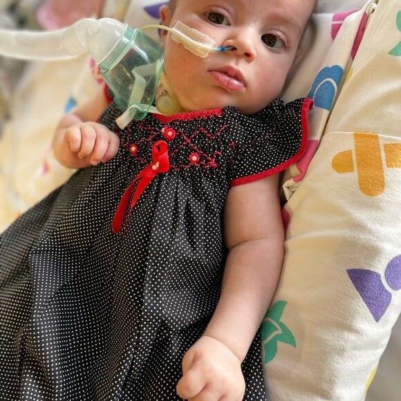 Filha de Juliano Cazarré teve piora no estado de saúde e Letícia Cazarré desabafou