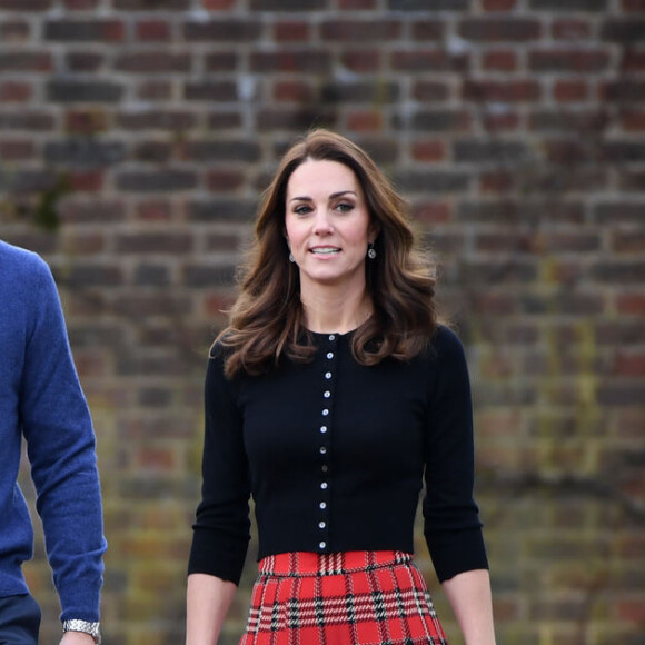 Foto de Príncipe William e Kate Middleton aparece no trailer logo após uma foto de Meghan Markle chorando 