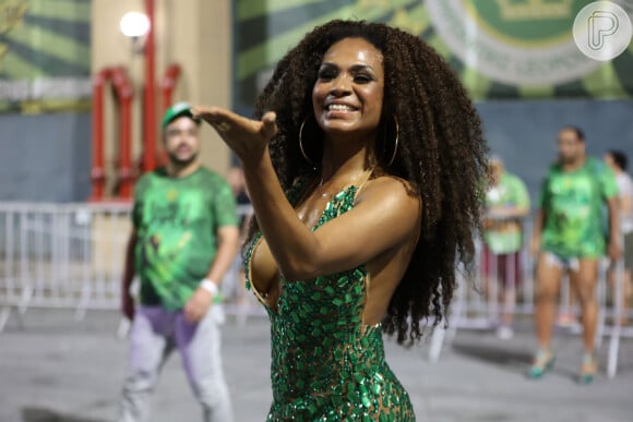 Carnaval 2023: Valeska Reis sambou muito no minidesfile do Império Serrano em 3 de dezembro de 2022