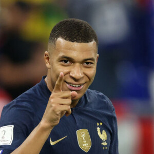 Mbappé explicou que prefere focar na preparação com os jogos e não gastar energia com outros motivos