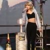 Taylor Swift faz show de Réveillon na Times Square, em Nova York. Confira fotos!