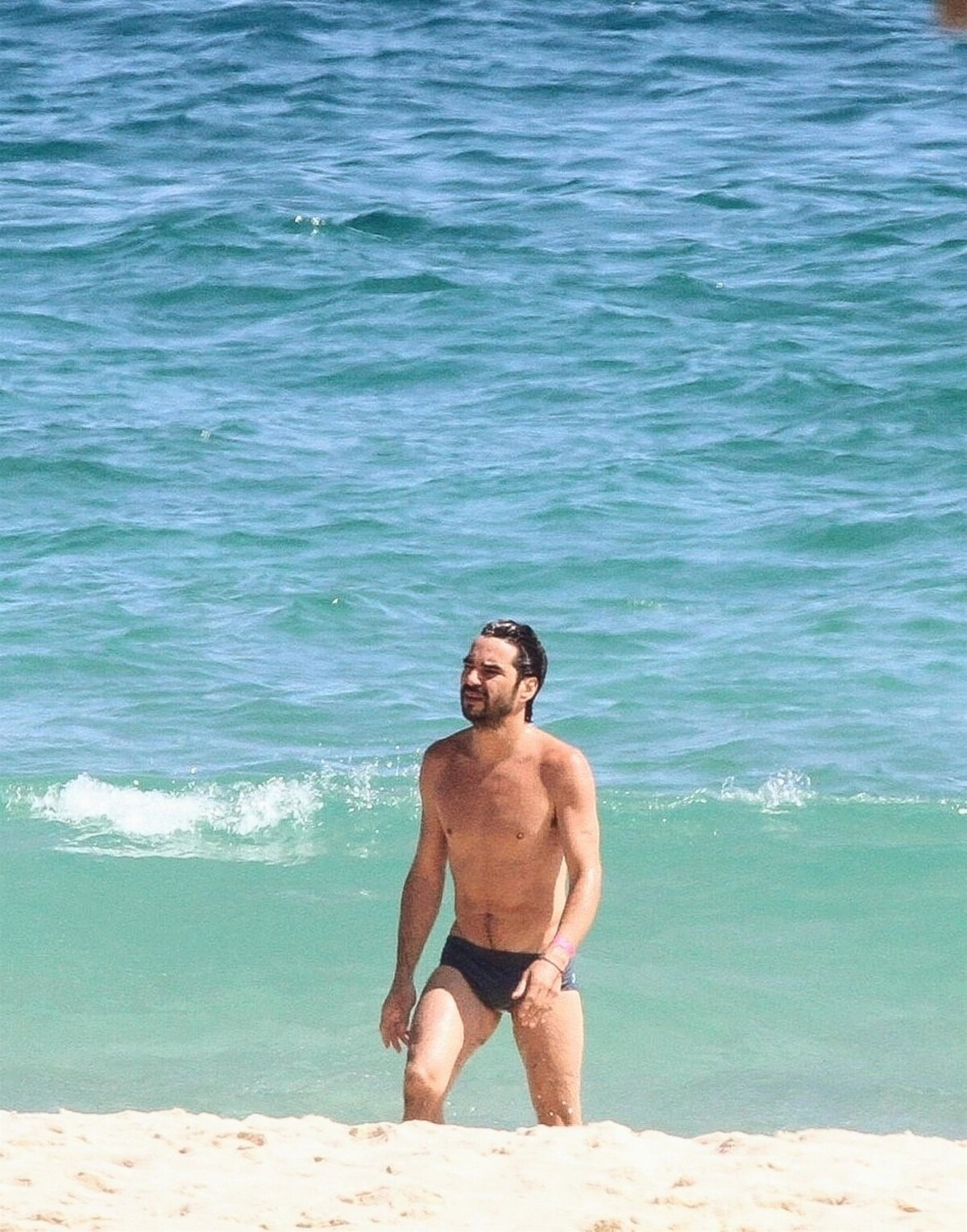 Foto De Sunga Caio Blat Se Refrescou Em Praia Do Rio De Janeiro Purepeople