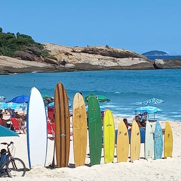 No Instagram, Caio Castro publicou foto do mar: 'Qual é o tamanho da sua onda?'
