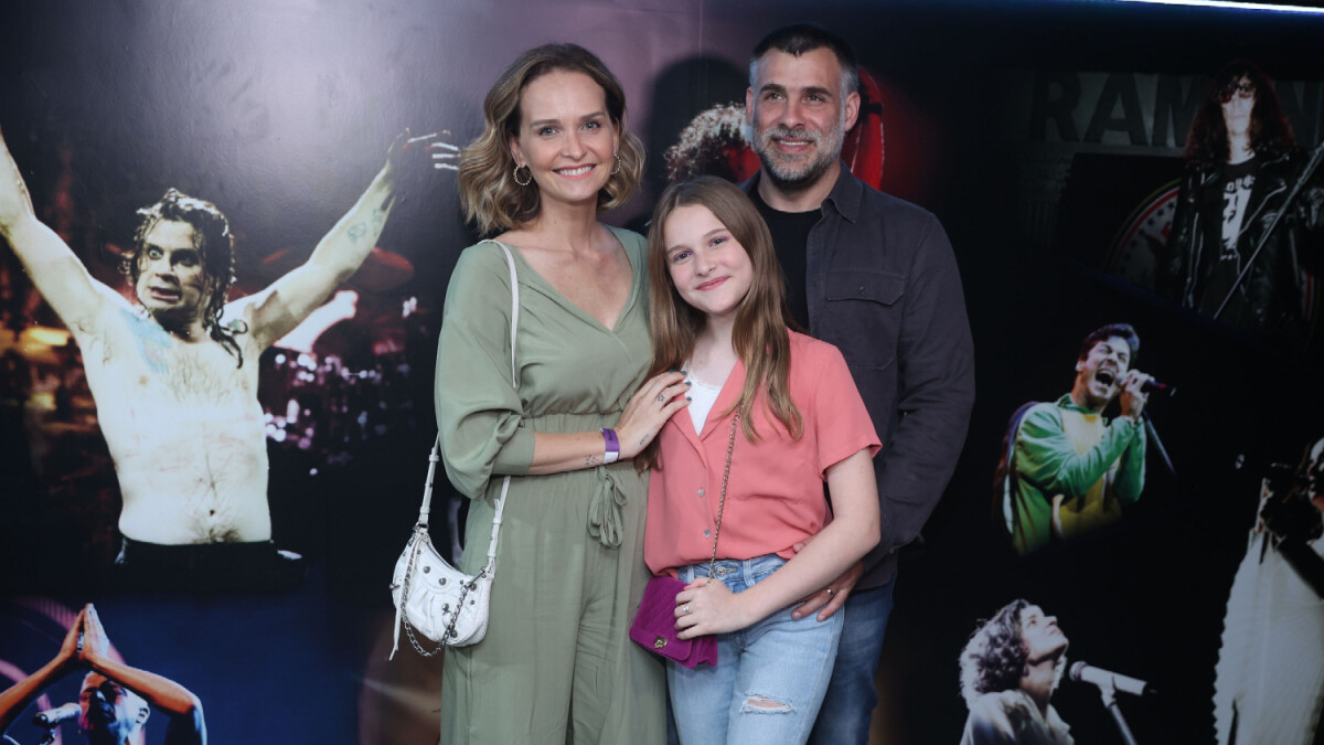 Foto Fernanda Rodrigues e o marido, Raoni Carneiro, levaram a filha, Luisa, ao show de Sandy no Foto Fernanda Rodrigues e o marido, Raoni Carneiro, levaram a filha, Luisa, ao show de Sandy no