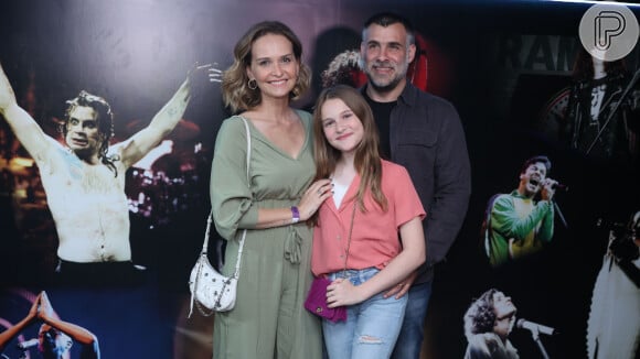 Fernanda Rodrigues e o marido, Raoni Carneiro, levaram a filha, Luisa, ao show de Sandy no Rio