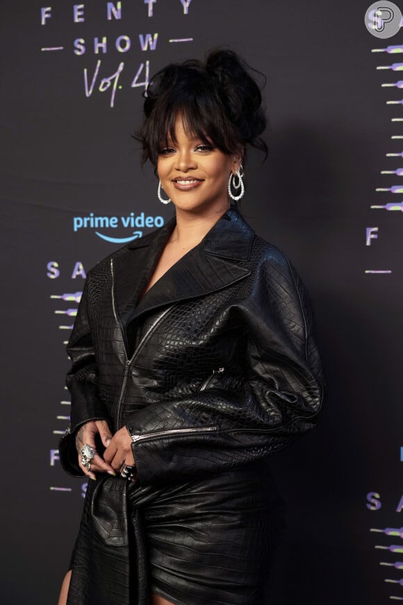 Rihanna foi obrigada a mostrar imagem do filho por causa de paparazzi