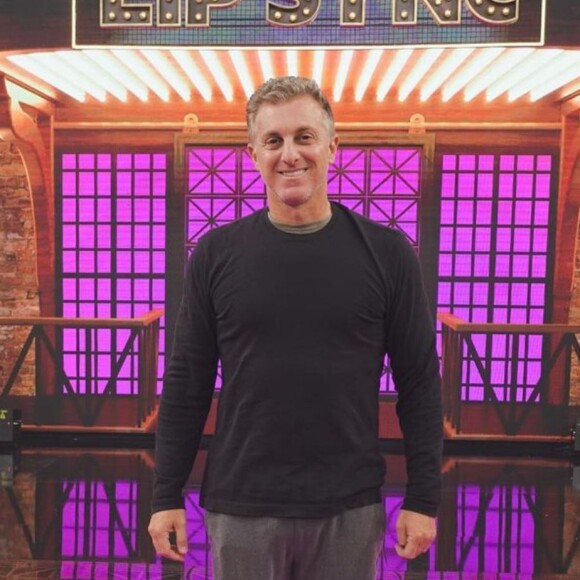 Luciano Huck virou meme na internet após gafe no "Domingão".