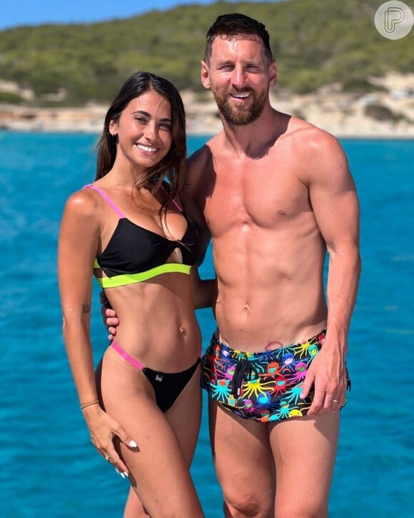 Tons neon também aparecem nos biquínis de Antonela Roccuzzo: empresária é dona de beachwear estiloso