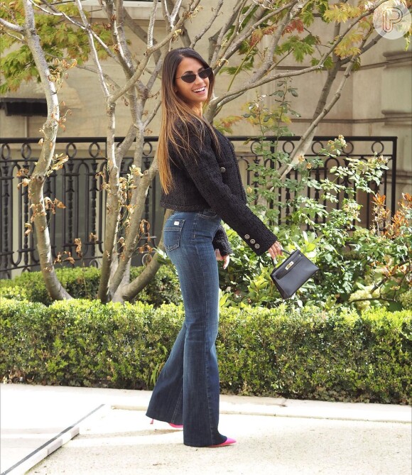 Look elegante com jeans foi aposta de Antonela Roccuzzo: a empresária combinou blazer com calça flare