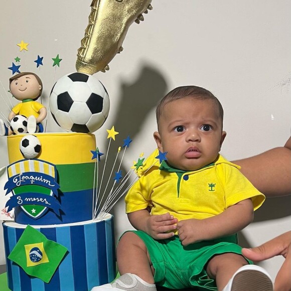 Joaquim, filho de Viviane Araujo, ganhou festa com temática de Copa do Mundo nos três meses de vida 