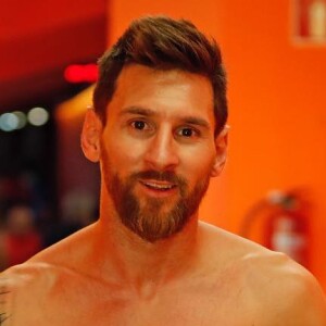 Messi fez tatuagem íntima do beijo de Antonela