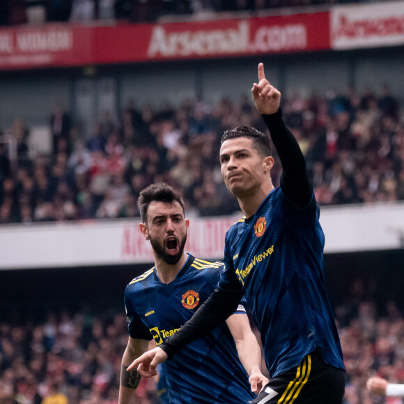 Cristiano Ronaldo receberá cerca de 200 milhões de euros por temporada