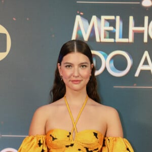 Camila Queiroz herdou o papel de Maria Elisa após Alanis Guillen deixar a novela 'Amor Perfeito'