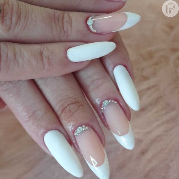 Unhas decoradas pretas e brancas: 10 modelos para te inspirar – Nova Mulher