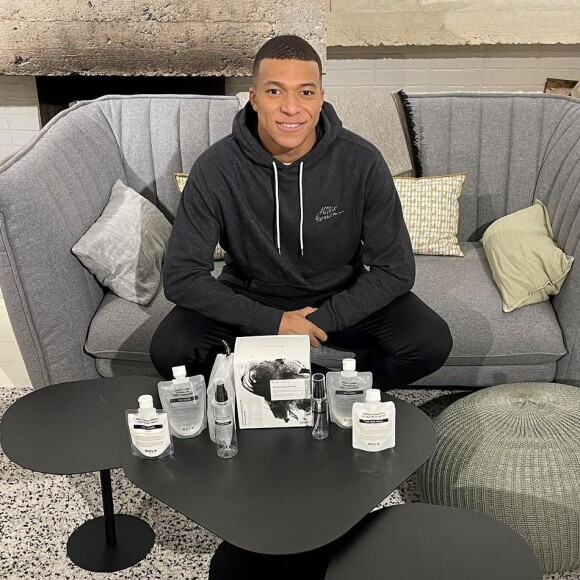 Mbappé tenta manter a vida pessoal discreta