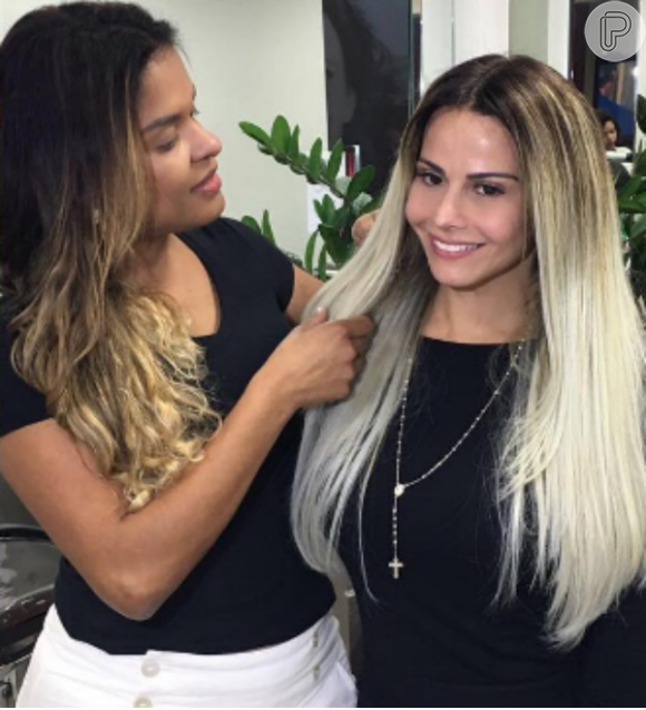 Viviane Araujo também já platinou os cabelos