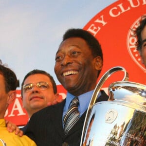 Morte de Pelé: família indicou não saber existência de bens ou de testamento no atestado de óbito do rei do futebol