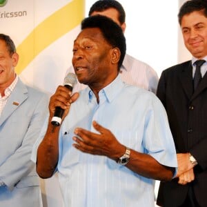 Pelé descobriu um câncer no cólon em 2021