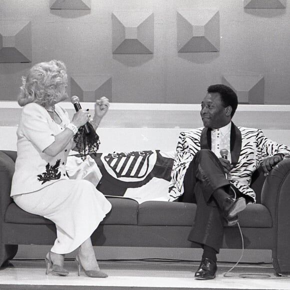 Pelé dá entrevista a Hebe Camargo em outubro de 1992 no seu programa no SBT