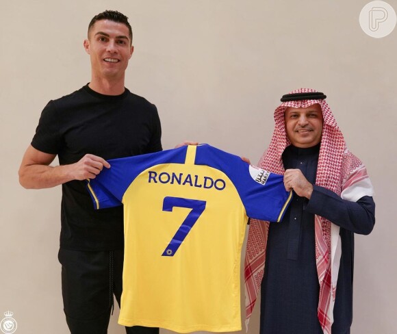 Cristiano Ronaldo foi anunciado oficialmente no Al-Nassr