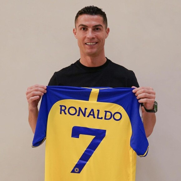 Cristiano Ronaldo publicou a primeira imagem com a camisa do Al-Nassr