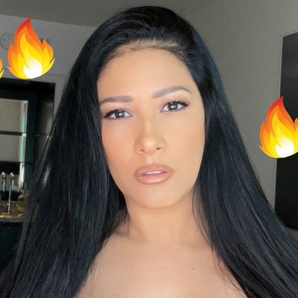 Simaria viveu um ano difícil e se despediu de 2022 do jeito que mais gosta: exibindo o corpão nas redes sociais!