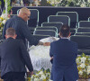 O caixão com o corpo de Pelé foi colocado no centro do gramado da Vila Belmiro