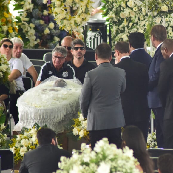 Pelé foi velado num velório público na Vila Belmiro, estádio do Santos