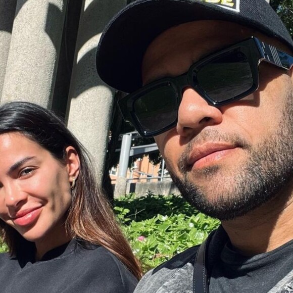 Mulher de Daniel Alves toma atitude após denúncia de assédio do jogador