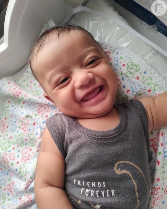 Filho de Viviane Araujo aparece sorridente em fotos publicadas pela mamãe