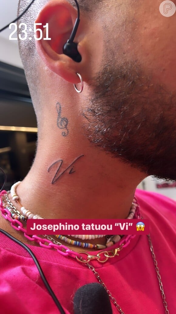 Zé Felipe tambpem tatuou o apelido de Virgínia no pecoço