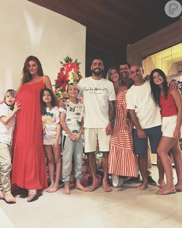 Filhos de Pedro Scooby e Luana Piovani, Bem, Liz e Dom passaram o Natal de 2022 com o pai e a madrasta, Cintia Dicker