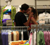 Rafael Cardoso foi flagrado aos beijos com a nova namorada