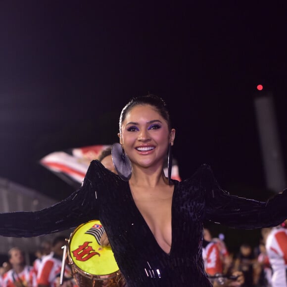 Mileide Mihaile é a rainha de bateria da Independente Tricolor no carnaval 2023; escola abre os desfiles de sexta-feira 17 de fevereiro de 2023