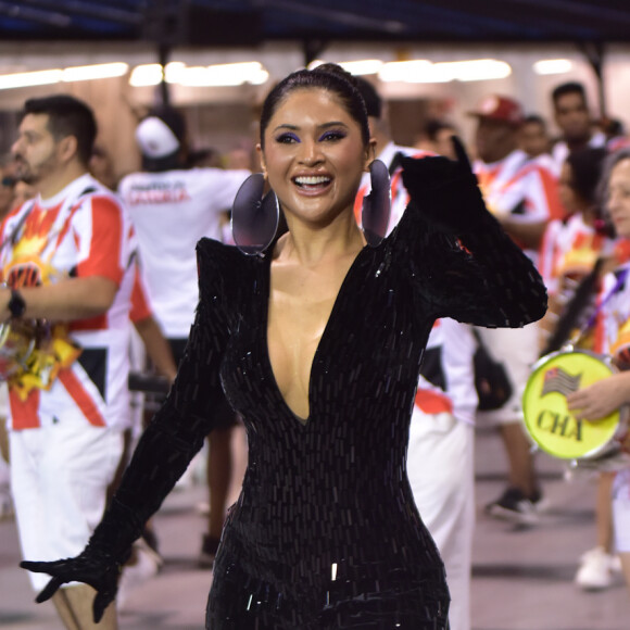 Mileide Mihaile é a rainha de bateria da Independente Tricolor no carnaval 2023; escola leva para o Anhembi o enredo 'Samba no Pé, Lança na Mão, Isso é uma Invasão!'