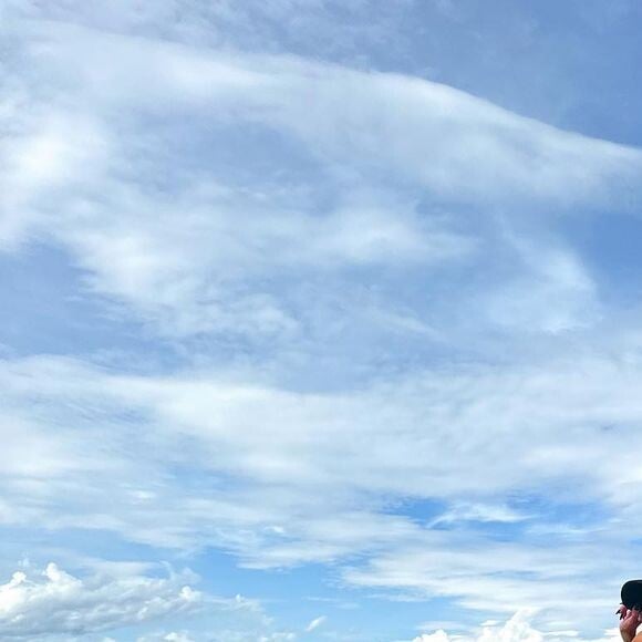 Karoline Lima postou foto em uma praia em São Paulo