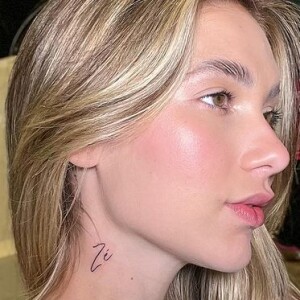 Virginia Fonseca tatuou o apelido de Zé Felipe no pescoço