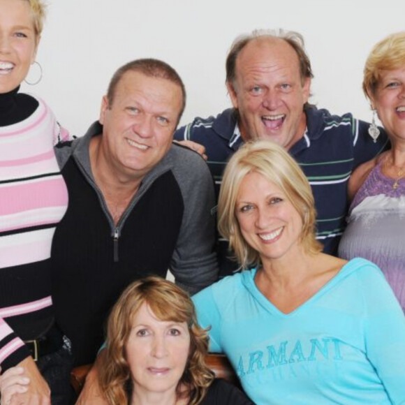 Irmã de Xuxa Meneghel morreu em 2023 e teve sua morte revelada uma semana depois. Na foto, Xuxa, Solange, Maria, Blad e Cirano com a mãe, Alda