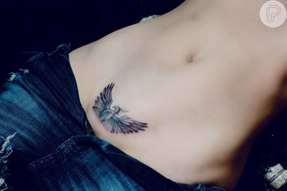 Luiza Ambiel tatuou uma fênix na região íntima