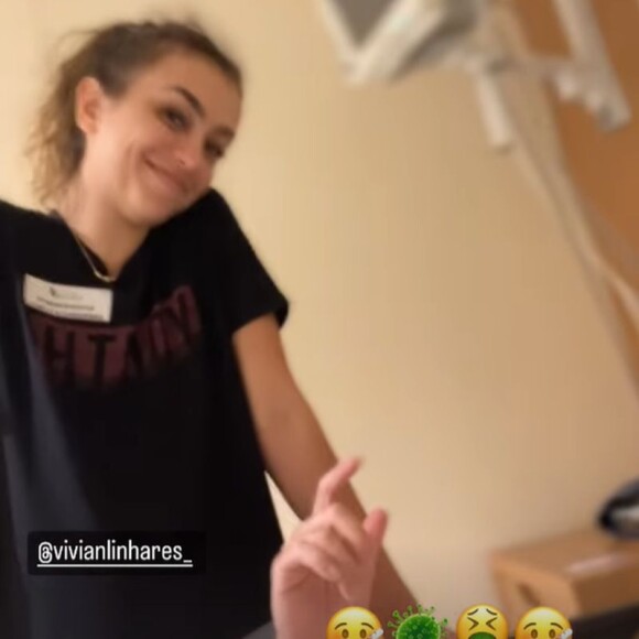 Rafael Cardoso mostrou que está acompanhado pela namorada, Vivian Linhares