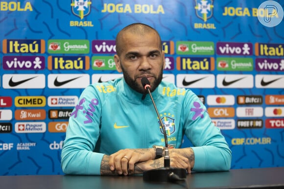 Daniel Alves começou alegando que sequer conhecia a vítima; recentemente, admitiu que houve penetração vaginal na vítima