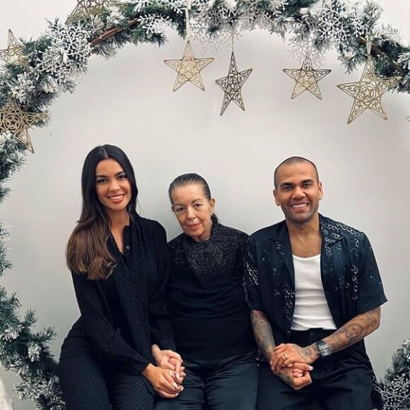 Daniel Alves foi preso após comparecer ao velório da mãe de Joana Sanz