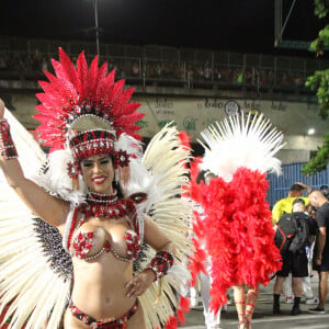 Larissa Tomásia revelou que os compromissos carnavalescos ocuparam seu tempo nos últimos meses